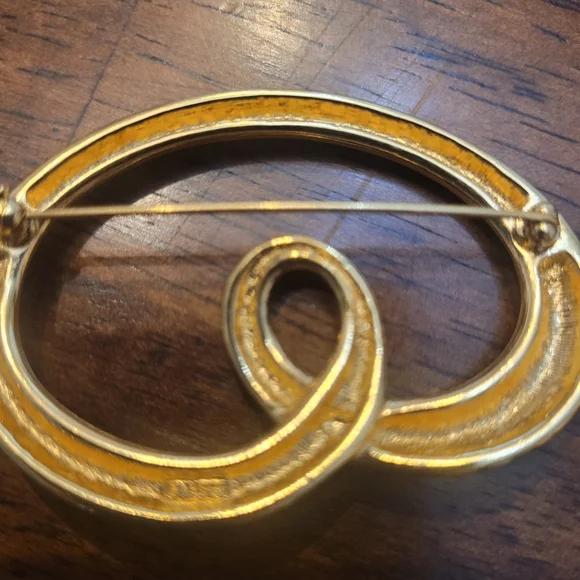 Goldtone Spiral Brooch Set Of 2 - Picture 2 of 5